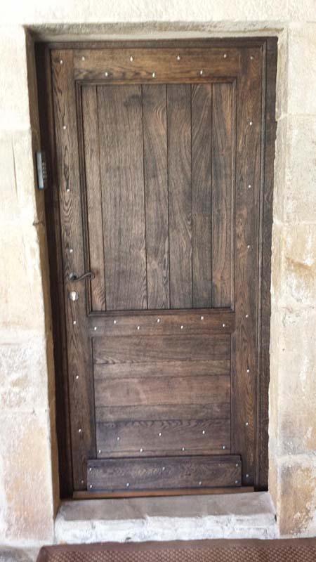 Installation de porte en bois Joyeuse