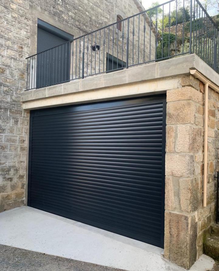 Installation porte de garage Joyeuse