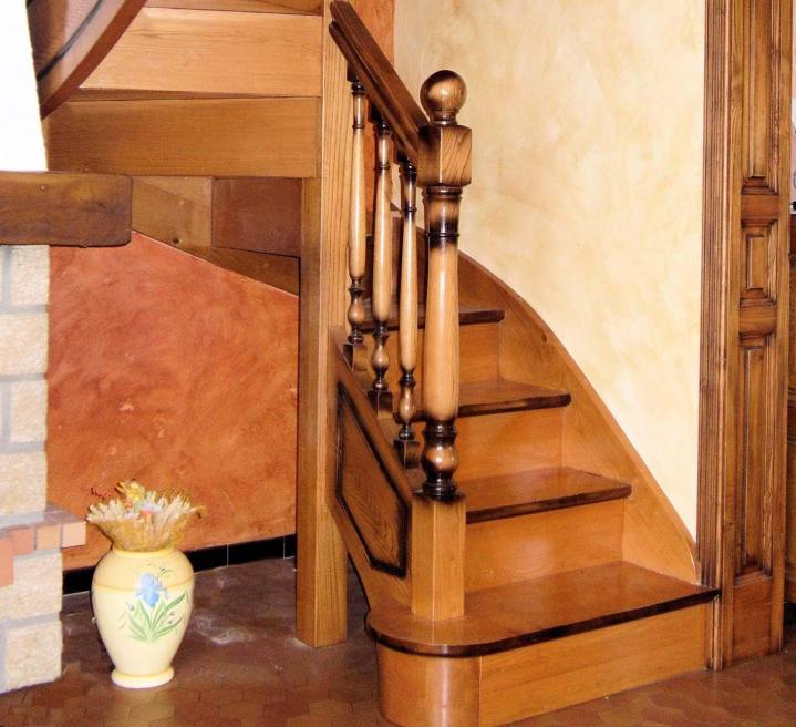 Des artisans expérimentés pour créer des escaliers en bois sur mesure