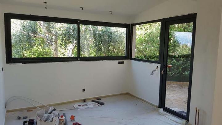 Installation de porte en alu Joyeuse