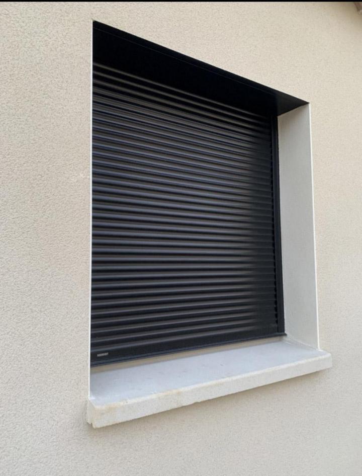  Volets roulants Joyeuse